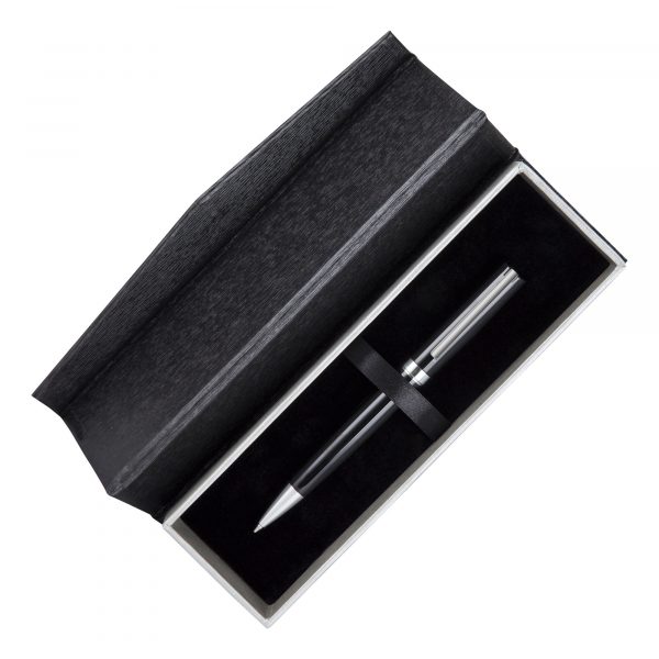 A textured two tone exterior and velvet feel interior gives this box a really prestigious feel. Also includes a fold over cover with a magnetic catch. Black with silver trim.