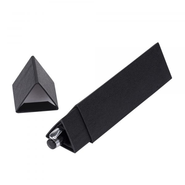 A deluxe version of our Triangular gift box, with silky interior and leatherette finish.