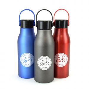 680ml singled walled aluminium drinks bottle with black PP plastic screw on lid and matching coloured silicone carry strap.