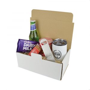 All you need for happy hour at home! Each pack contains a bottle of beer and Boston Bottle Opener, a selection of snacks, including chocolate, crisps and biscuits and a handy Monet Travel Mug.