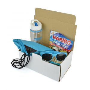 Keep your brand cool this summer with a merch box full of treats! This branded promo pack includes the 750ml PET sports bottle , sunglasses, Bottle Opener keyring and drawstring bag.
