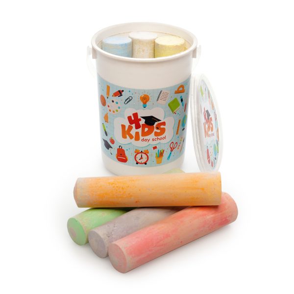 7 piece jumbo coloured chalk set housed in a white PP plastic tub with handle and clear lid. Tested age grade is 3+ years.
