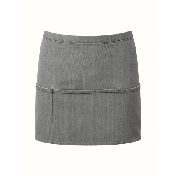 The classic short waist apron features 90cm self-fabric ties and three open pockets which are ideal for carrying small routine essentials as well as card machines and tablet devices on the go. A great professional product for restaurant/bar industries. Made from 65% polyester, 35% cotton blend it offers a smooth surface face to carry your brand. Available in wide range of colours.