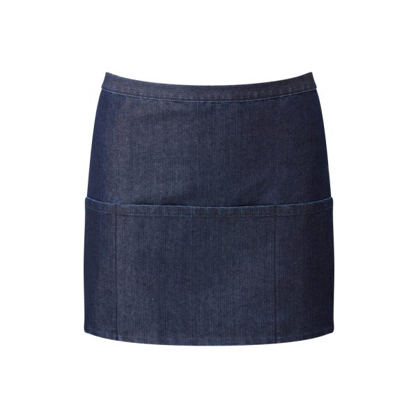 The classic short waist apron features 90cm self-fabric ties and three open pockets which are ideal for carrying small routine essentials as well as card machines and tablet devices on the go. A great professional product for restaurant/bar industries. Made from 65% polyester, 35% cotton blend it offers a smooth surface face to carry your brand. Available in wide range of colours.