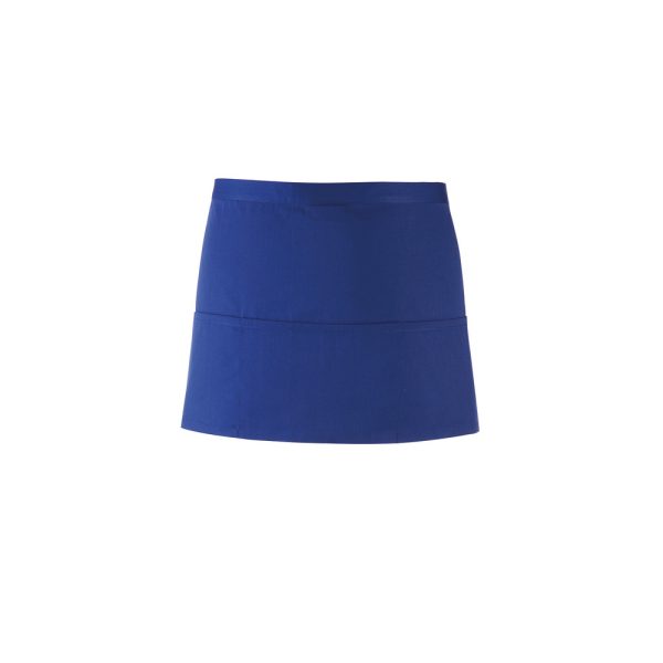 The classic short waist apron features 90cm self-fabric ties and three open pockets which are ideal for carrying small routine essentials as well as card machines and tablet devices on the go. A great professional product for restaurant/bar industries. Made from 65% polyester, 35% cotton blend it offers a smooth surface face to carry your brand. Available in wide range of colours.