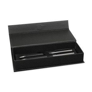 A high quality twist action stylus ball pen with matching capped rollerball boasting high grade carbon fibre barrels. Both pens packed in the Hi Line double pen box, creating the perfect prestige set! Printing available to the black upper barrel or for a truly high end finish, opt for engraving which will reveal a chrome undercoat mirror finish.