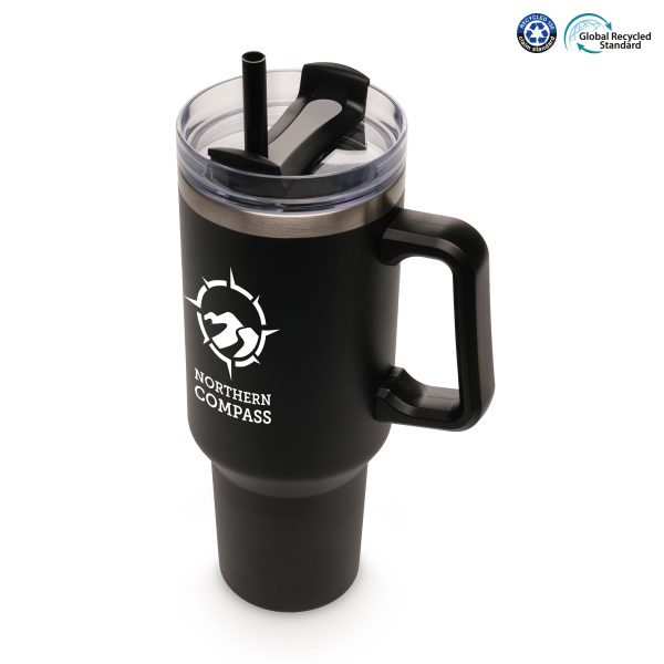 1182ml double walled, stainless steel travel mug with built-in recycled PP handle and a powder-coated finish. Featuring a clear lid, recycled PP plastic black slider and RPE coloured plastic straw. BPA & PVC free.