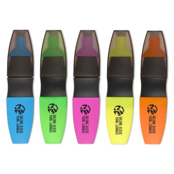 Flat capped neon highlighter with chisel nib, filled with water-based fluorescent ink made in Europe. Highlighter casing is produced from 30% recycled material. Excellent for marking and highlighting on all general paper types.