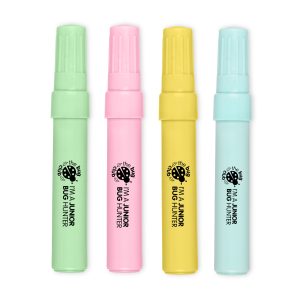 Chunky capped highlighter filled with water-based ink made in Europe. Excellent for marking and highlighting on all general paper types. Highlighter casing is produced from 30% recycled material. Nib type chisel, line thickness – 1-4mm