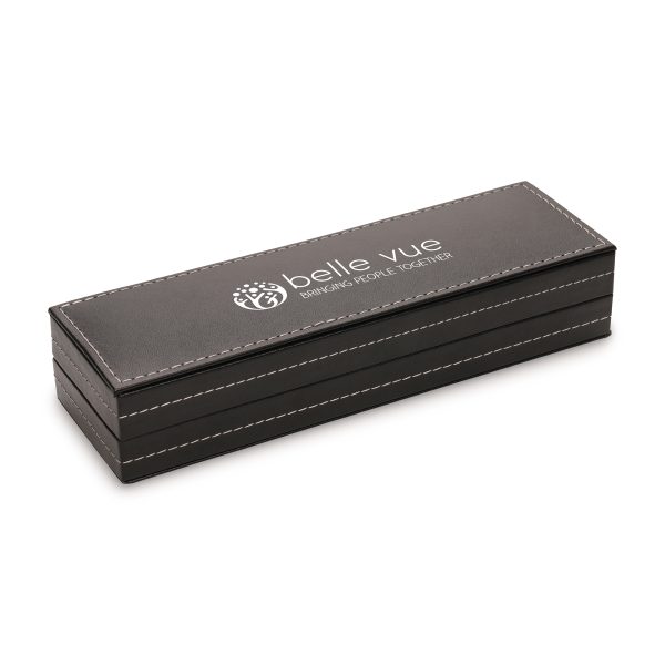 Elevate your gift-giving with the Stitch single gift box. This premium hinged lid box features exquisite stitch detailing and a plush velvet interior, perfect for your prestige pens.