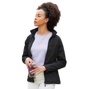 Opt for styled protection with the Uproar softshell, available in both men's and women's fits. Made with warm-backed woven stretch fabric, this lightweight jacket is water-repellent, wind-resistant, and quick-drying, offering all round performance.