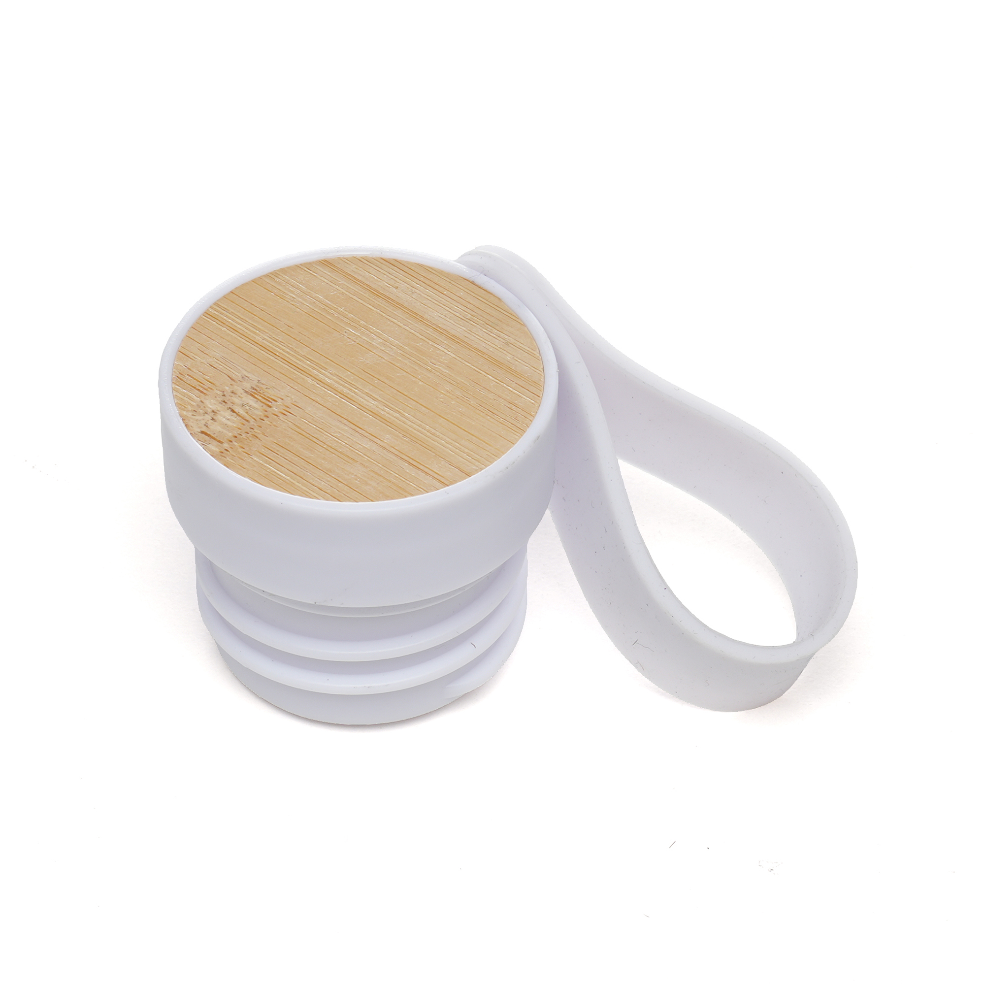 600ml bottle with RPET body, PP lid with bamboo detail, silicone carry handle and leak-resistant silicone seal. BPA and PVC free.