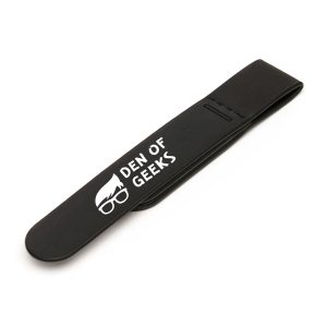 This magnetic detachable bookmark is made from PU leather easily clips onto your notebook, holding your pages in place while also featuring a built-in pen loop for added convenience. A smart and practical accessory for notebooks, journals and planners.